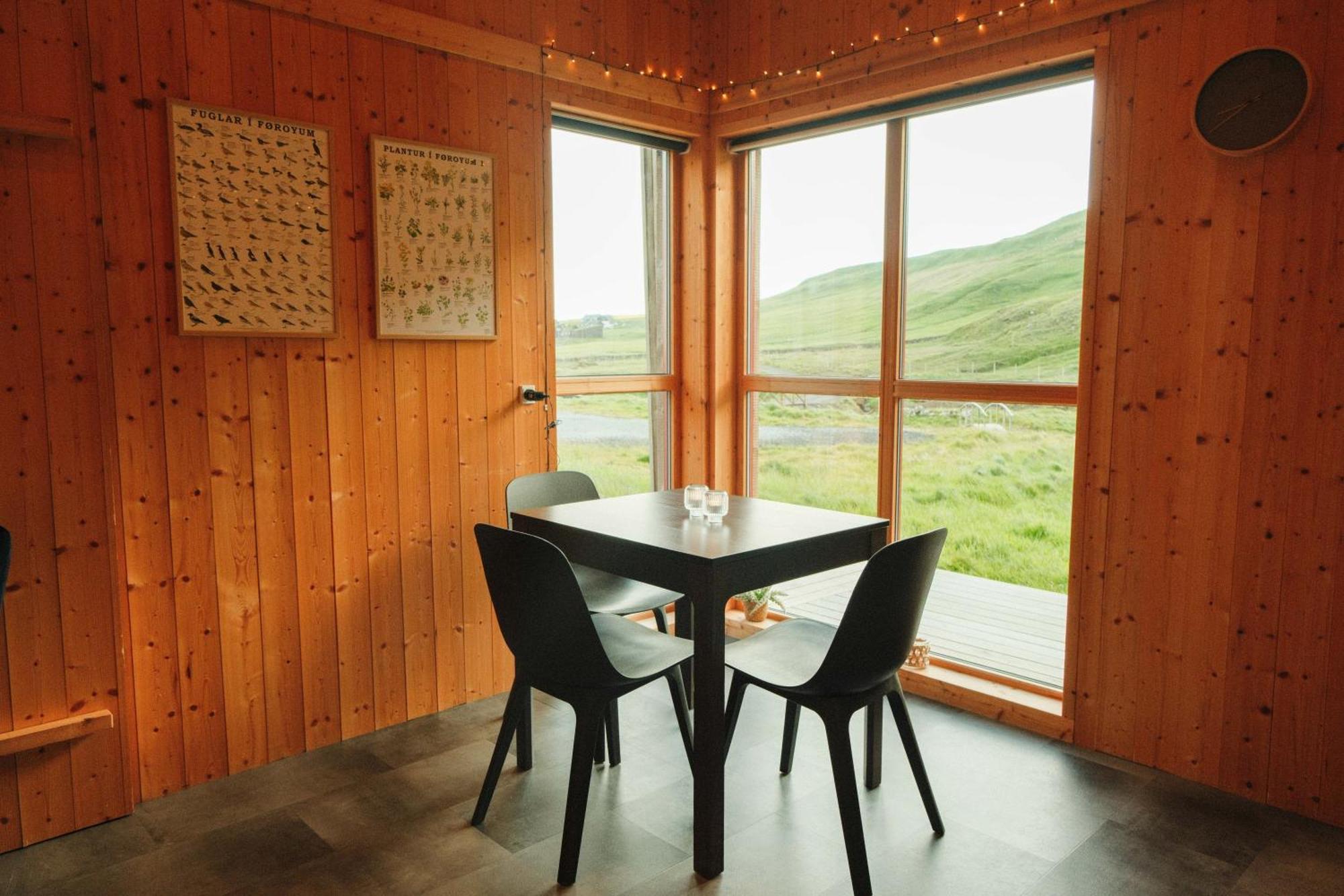 Mulafossur Cottages By Famous Waterfall In Gasadalur Kültér fotó