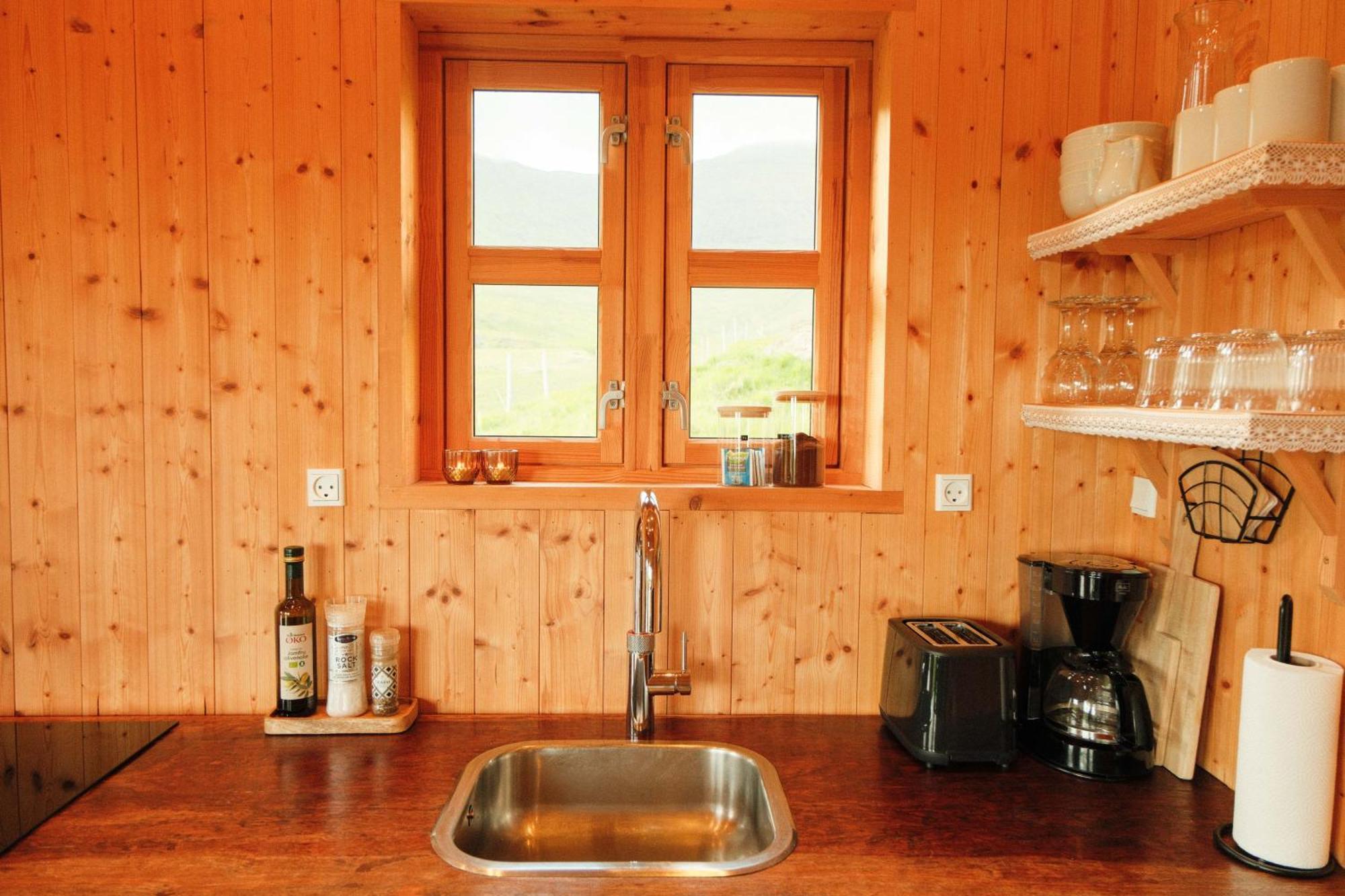 Mulafossur Cottages By Famous Waterfall In Gasadalur Kültér fotó