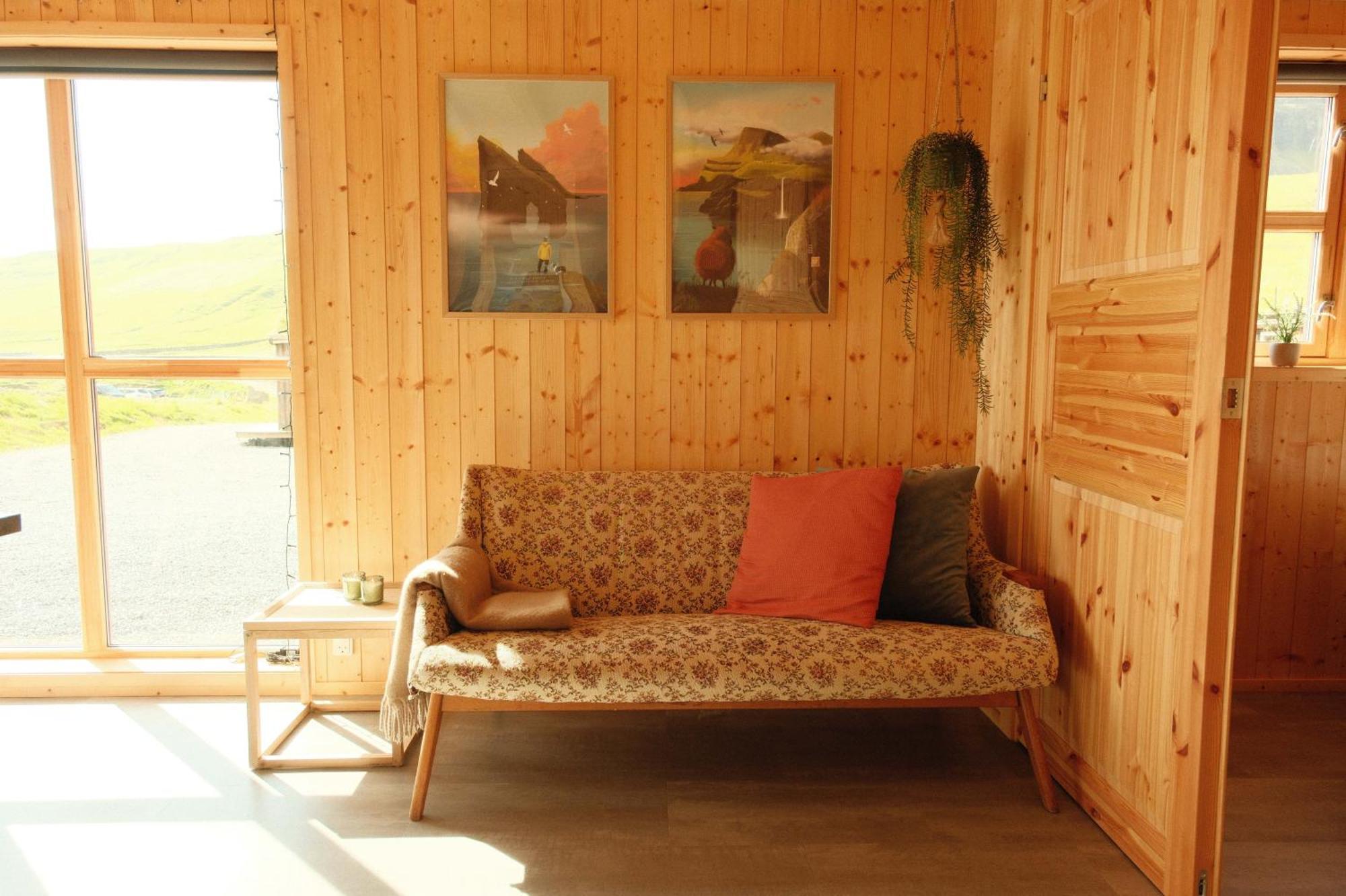 Mulafossur Cottages By Famous Waterfall In Gasadalur Kültér fotó