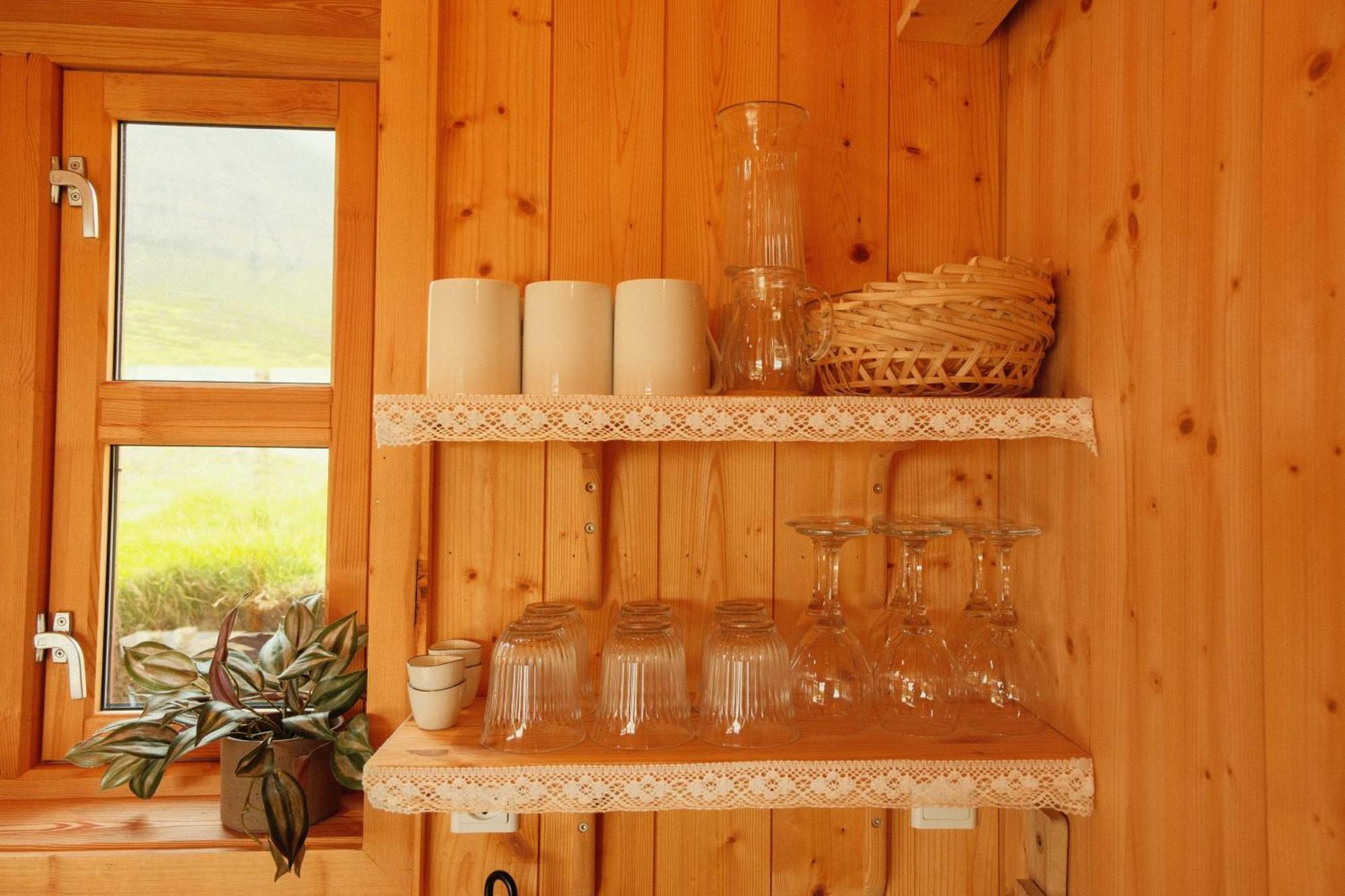 Mulafossur Cottages By Famous Waterfall In Gasadalur Kültér fotó